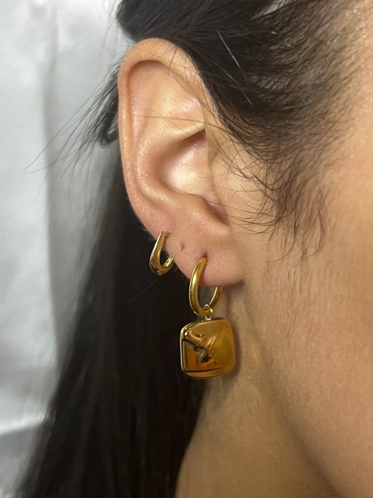 Aphrodite's Touch Earrings